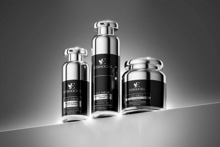 Final render of ETERNOCELL Age Shield series in chrome finish
رندر محصولات نهایی اِترنوسل با متریال کرومی و لیبل مشکی در فضاسازی لوکس