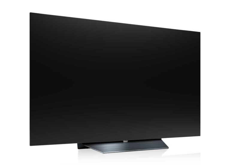 Photorealistic industrial render of GPLUS OLED television for digital campaigns مدل‌سازی سه‌بعدی و رندر صنعتی تلویزیون OLED جی‌پلاس برای تبلیغات و برندینگ دیجیتال